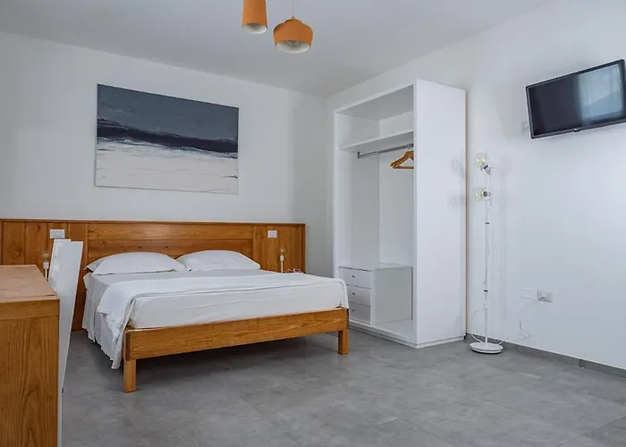 A Est Nocleg ze śniadaniem 3*